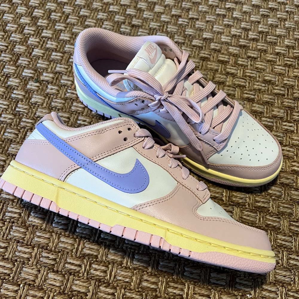 Pastel Nike dunks. Brand new. Wore once!